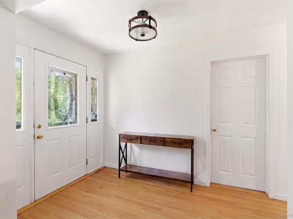 106 Vineyard Road, Huntington NY 11743