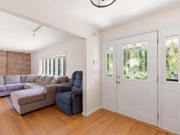 106 Vineyard Road, Huntington NY 11743