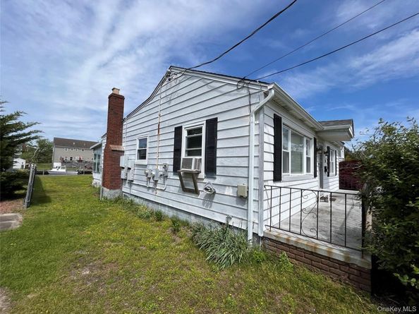84 Boylan Lane, Blue Point NY 11715