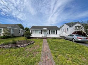 84 Boylan Lane, Blue Point NY 11715
