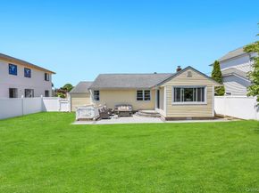 83 E End Avenue, Hicksville NY 11801