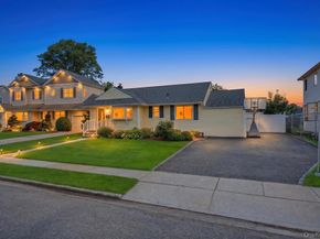 83 E End Avenue, Hicksville NY 11801