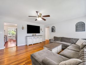 83 E End Avenue, Hicksville NY 11801