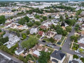 31 Roosevelt Avenue, Hicksville NY 11801