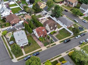31 Roosevelt Avenue, Hicksville NY 11801