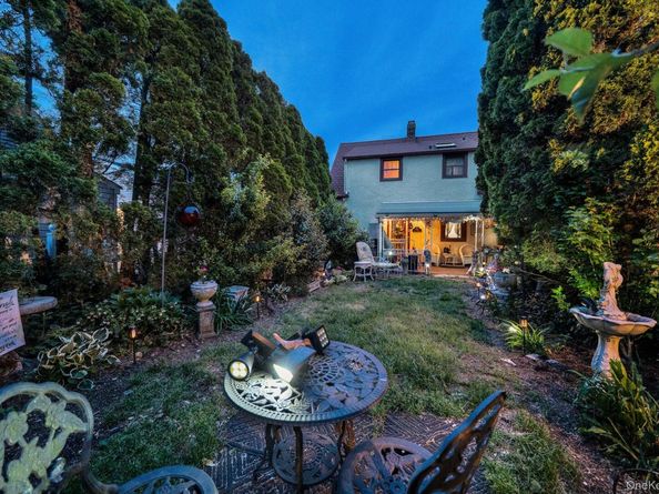 31 Roosevelt Avenue, Hicksville NY 11801