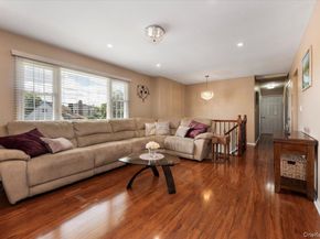 12 Northern Parkway E, Plainview NY 11803