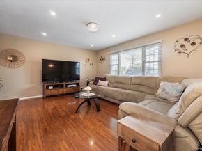 12 Northern Parkway E, Plainview NY 11803