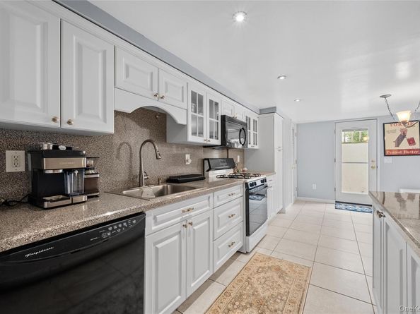 12 Donna Lane, Commack NY 11725