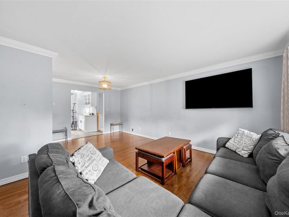 12 Donna Lane, Commack NY 11725
