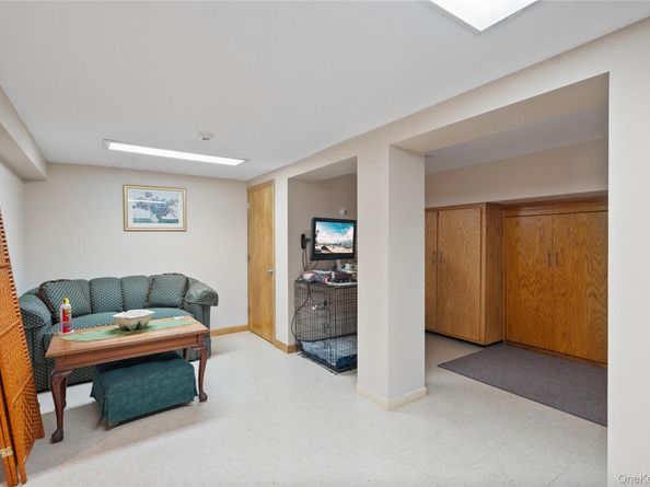 52 Marvin Lane, Islip NY 11751
