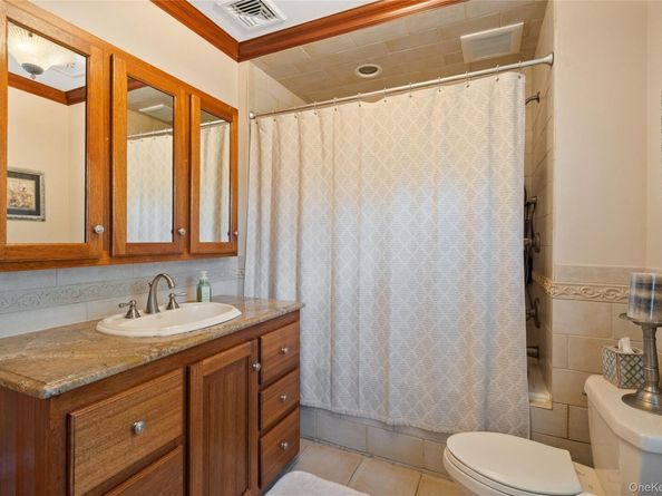 52 Marvin Lane, Islip NY 11751