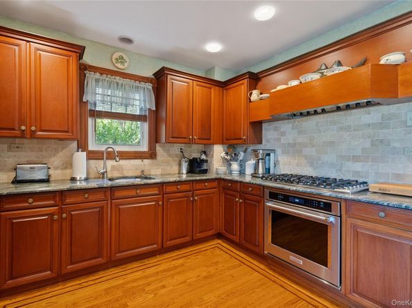 52 Marvin Lane, Islip NY 11751
