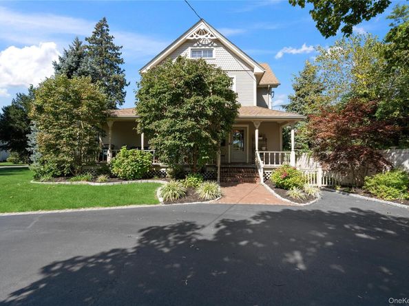 52 Marvin Lane, Islip NY 11751