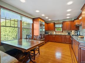 52 Marvin Lane, Islip NY 11751