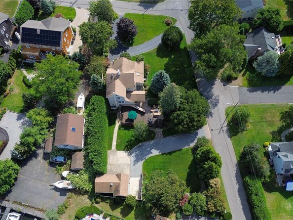 52 Marvin Lane, Islip NY 11751