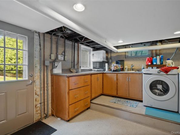 52 Marvin Lane, Islip NY 11751