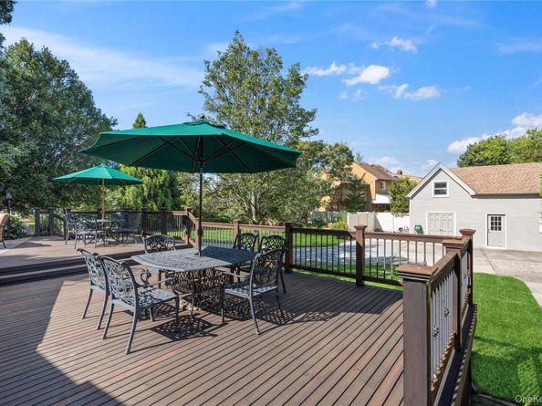 52 Marvin Lane, Islip NY 11751