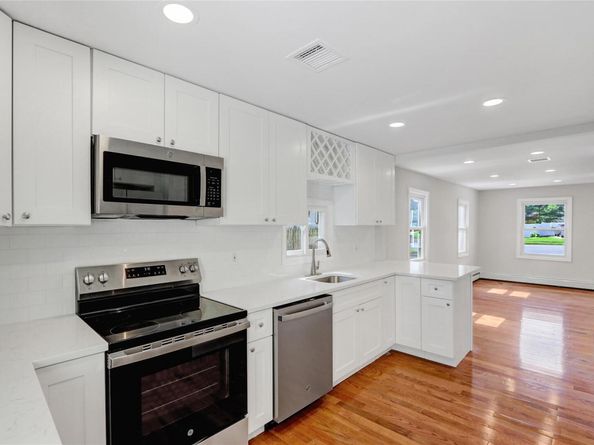 300 Prairie Drive, North Babylon NY 11703