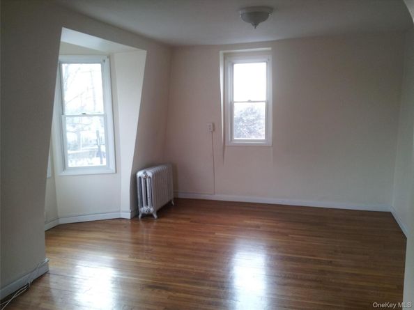148-11 10th Avenue, Whitestone NY 11357