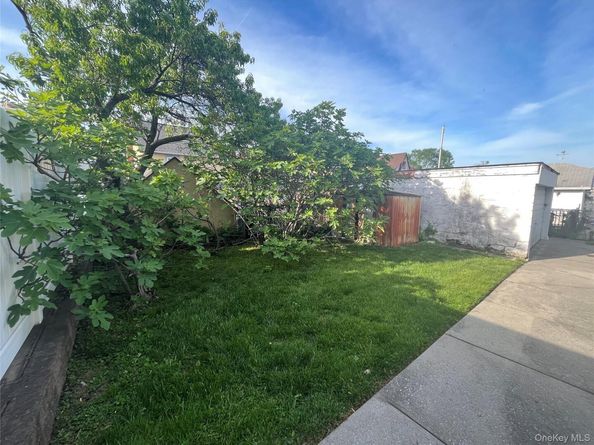 148-11 10th Avenue, Whitestone NY 11357
