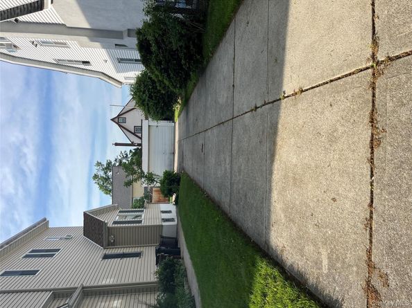 148-11 10th Avenue, Whitestone NY 11357