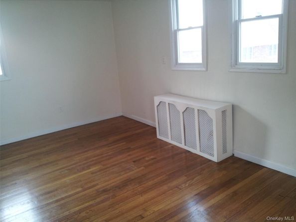 148-11 10th Avenue, Whitestone NY 11357