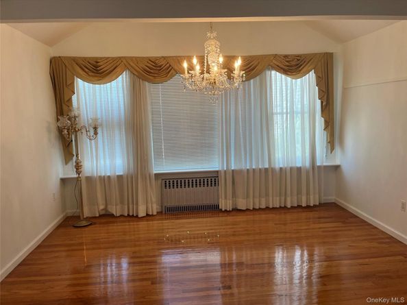 148-11 10th Avenue, Whitestone NY 11357