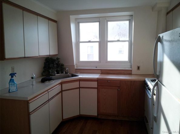 148-11 10th Avenue, Whitestone NY 11357
