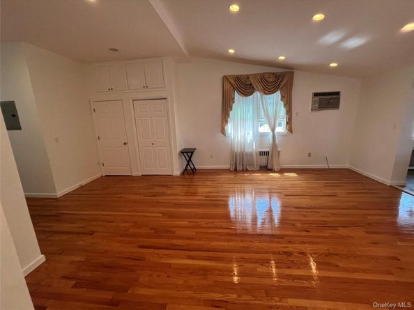 148-11 10th Avenue, Whitestone NY 11357