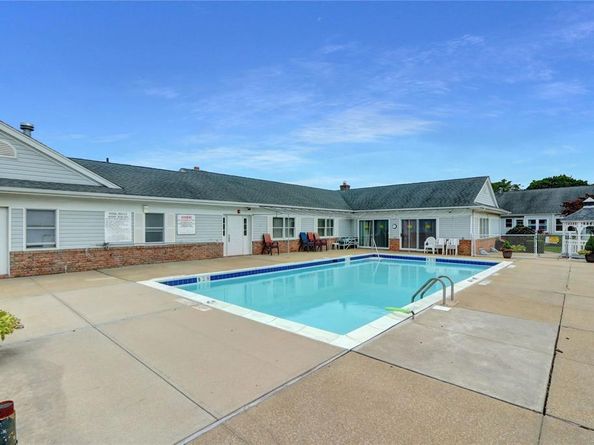 61 Primrose Lane 61, North Babylon NY 11703