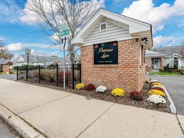 61 Primrose Lane 61, North Babylon NY 11703