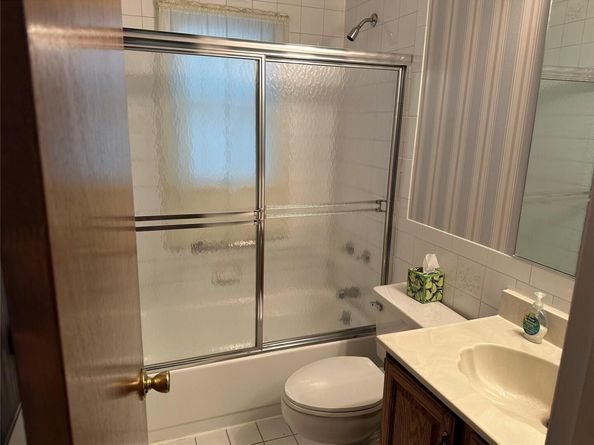 61 Primrose Lane 61, North Babylon NY 11703
