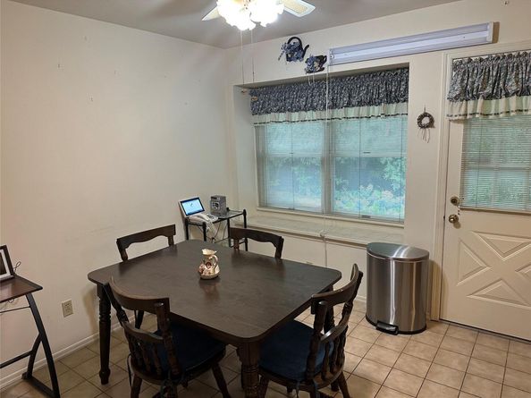 61 Primrose Lane 61, North Babylon NY 11703