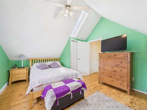 9 Pewter Lane, Hicksville NY 11801