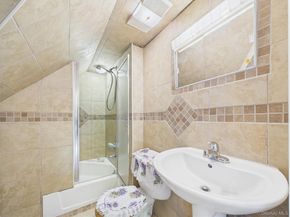 9 Pewter Lane, Hicksville NY 11801