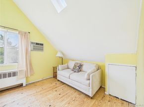 9 Pewter Lane, Hicksville NY 11801