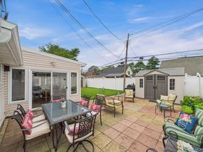 9 Pewter Lane, Hicksville NY 11801