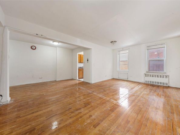 142-20 41 4C, Flushing NY 11355
