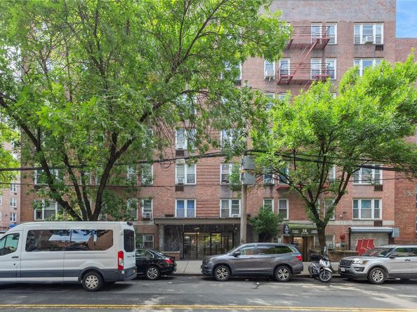 142-20 41 4C, Flushing NY 11355