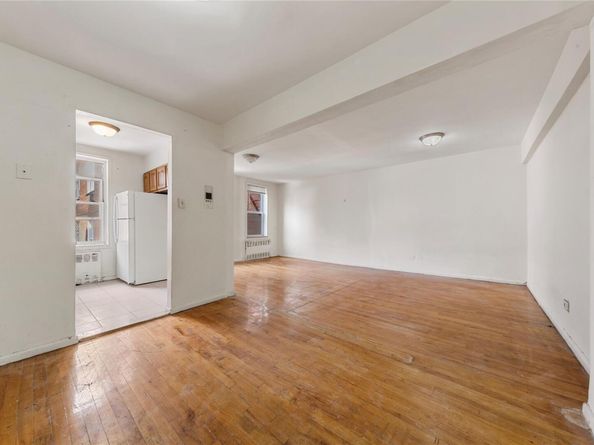 142-20 41 4C, Flushing NY 11355