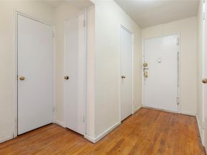 142-20 41 4C, Flushing NY 11355