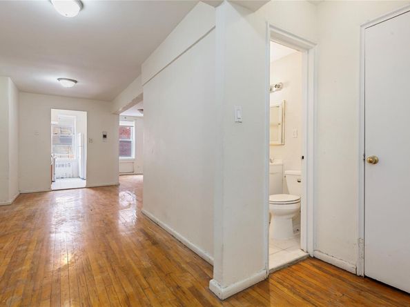 142-20 41 4C, Flushing NY 11355