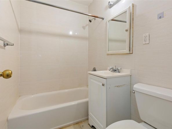 142-20 41 4C, Flushing NY 11355
