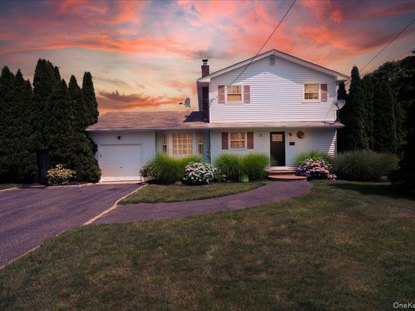75 Head Of The Neck Road, Bellport NY 11713