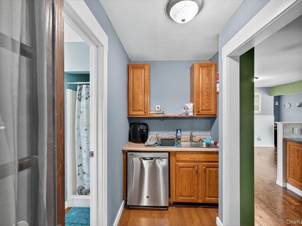 75 Head Of The Neck Road, Bellport NY 11713