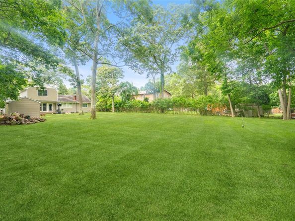 3 Lilly Court, Moriches NY 11955