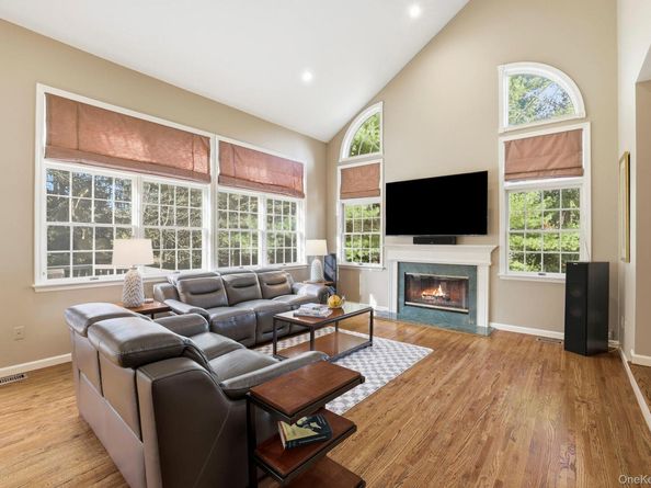 4 Fairview Court, Cross River NY 10518