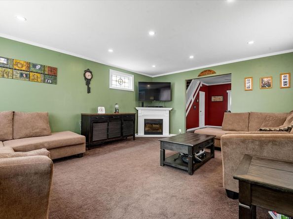 78-33 64th Street, Glendale NY 11385