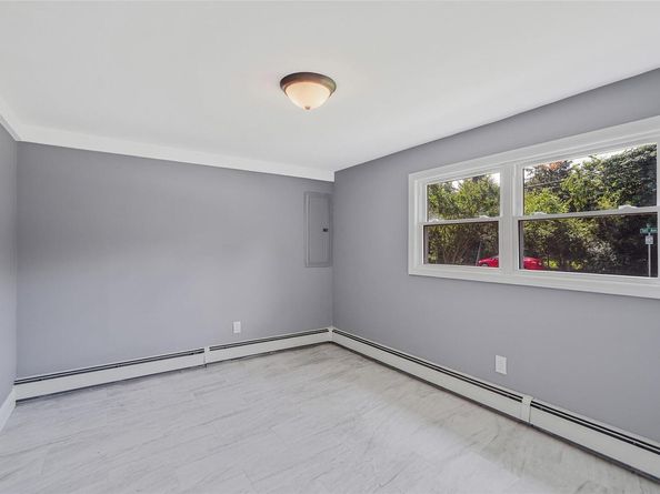 99 Tell Avenue, Deer Park NY 11729